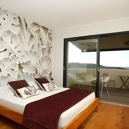 D'hotes Piscine Ile Rousse Bed & Breakfast