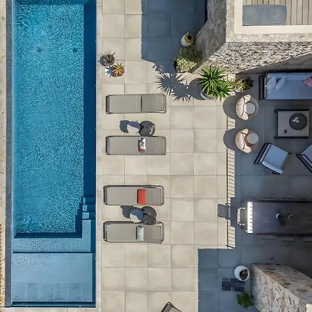 D'hotes Piscine Ile Rousse 3*