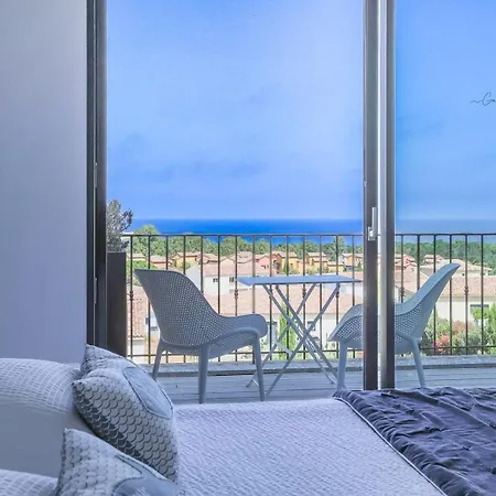 D'hotes Piscine Ile Rousse Bed & Breakfast